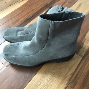 Clark gray suede boots size 8